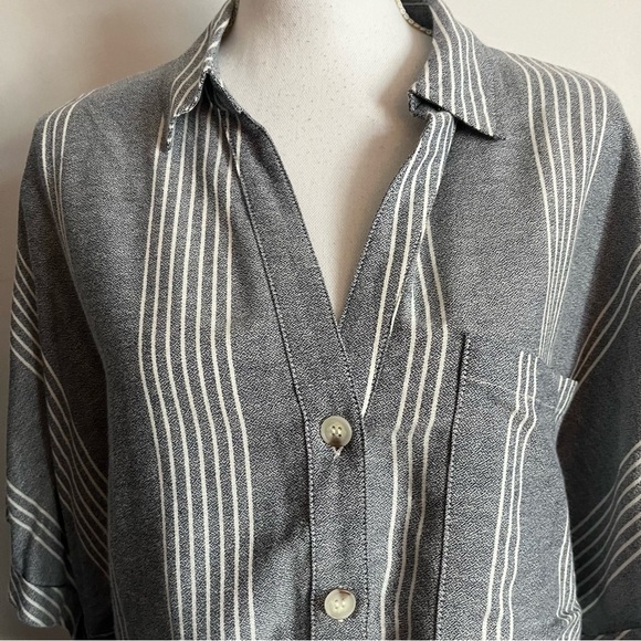 Adyson Parker • Greyish Blue Striped Tie Front Blouse - Picture 3 of 5